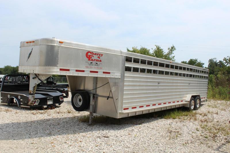 2008 Featherlite 8120-7030 Livestock Trailer 2008 Featherlite 8120-7030 Livestock Trailer