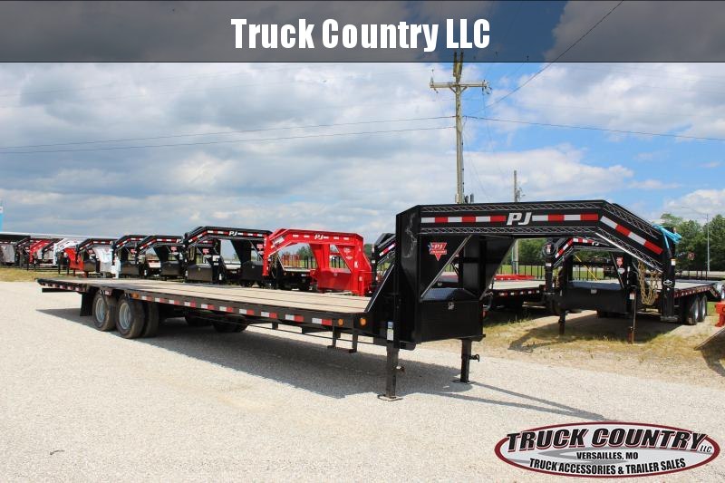 2020 PJ Trailers LY 34 Hydraulic dovetail Equipment Trailer 2020 PJ Trailers LY 34 Hydraulic dovetail Equipment Trailer