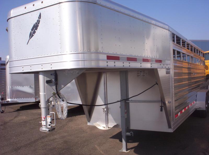 2019 Featherlite 8117 Livestock Trailer 2019 Featherlite 8117 Livestock Trailer