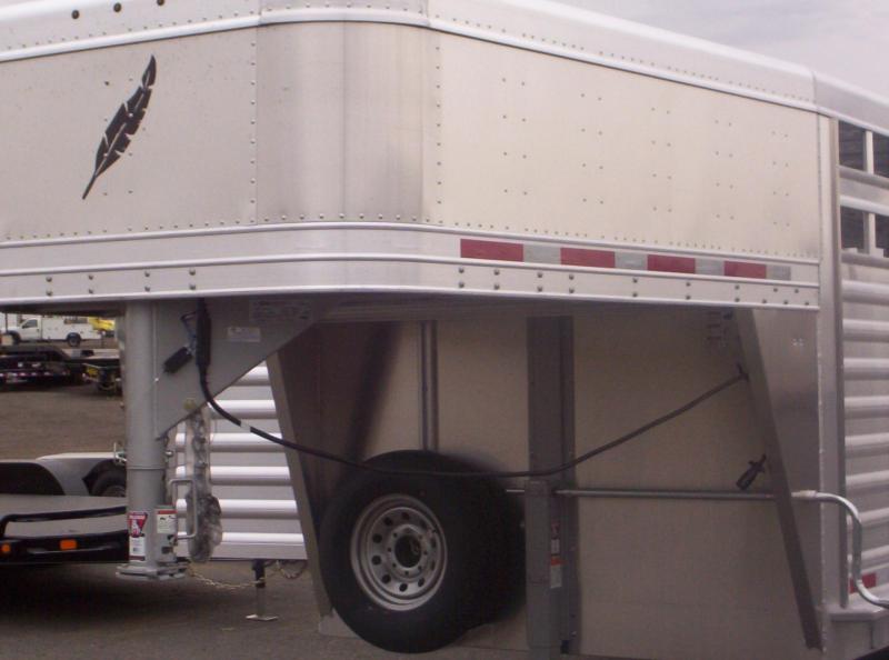 2019 Featherlite 8127 Livestock Trailer 2019 Featherlite 8127 Livestock Trailer