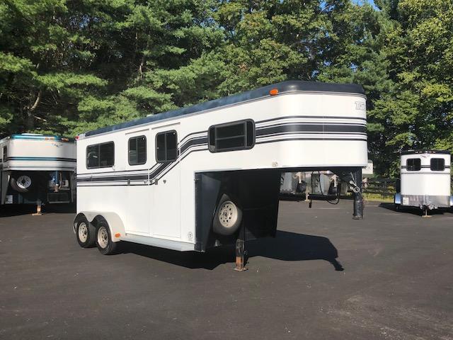 1999 Trailet 2 Horse Gooseneck With Dress 1999 Trailet 2 Horse Gooseneck With Dress