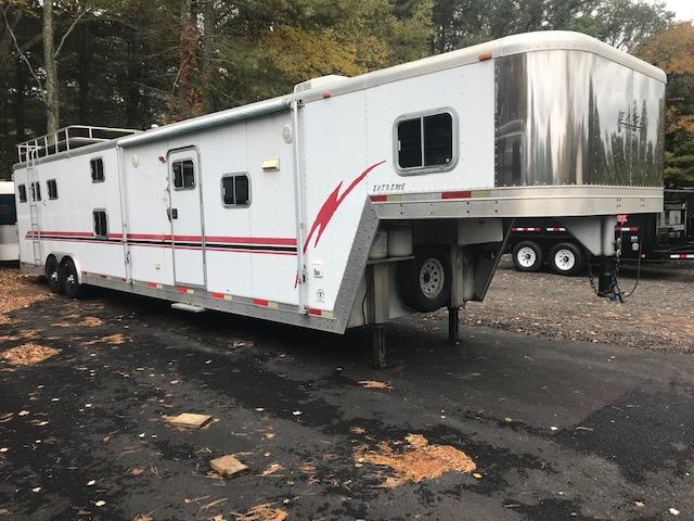 2001 Exiss 3h Slant With Living Quarters 2001 Exiss 3h Slant With Living Quarters