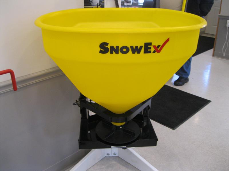 2015 Snow Ex Wireless Bagged Rock Salt Spreader 2015 Snow Ex Wireless Bagged Rock Salt Spreader