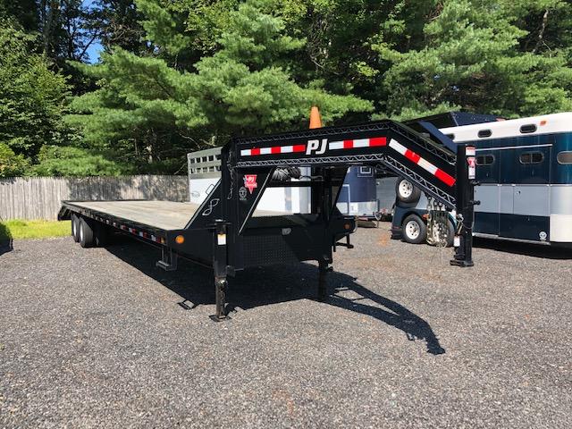 2017 Pj 35' Classic Flat Deck W/ Duals 2017 Pj 35' Classic Flat Deck W/ Duals