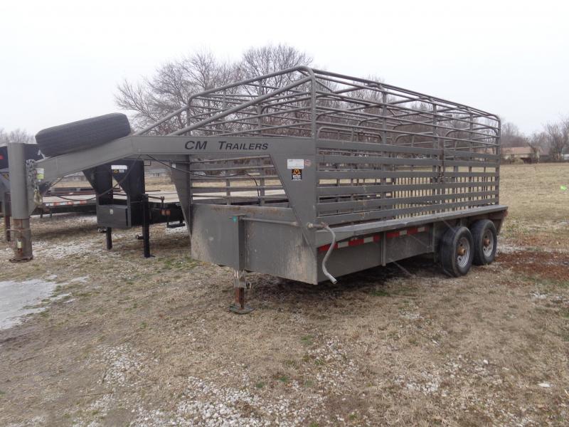 USED 2003 CM 16' x 6'8 Gooseneck Livestock Trailer USED 2003 CM 16' x 6'8 Gooseneck Livestock Trailer