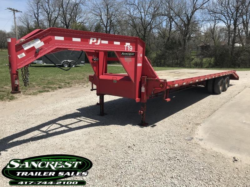 2010 PJ Trailers 30X102 GOOSENECK Trailer 2010 PJ Trailers 30X102 GOOSENECK Trailer