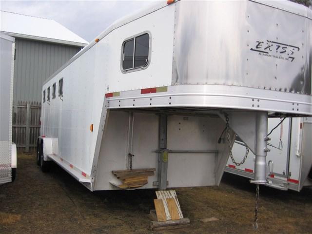 2000 Exiss Trailers SS400 Horse Trailer 2000 Exiss Trailers SS400 Horse Trailer
