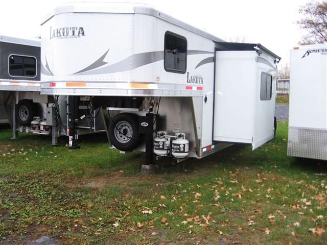 2018 Lakota C-311 Horse Trailer 2018 Lakota C-311 Horse Trailer