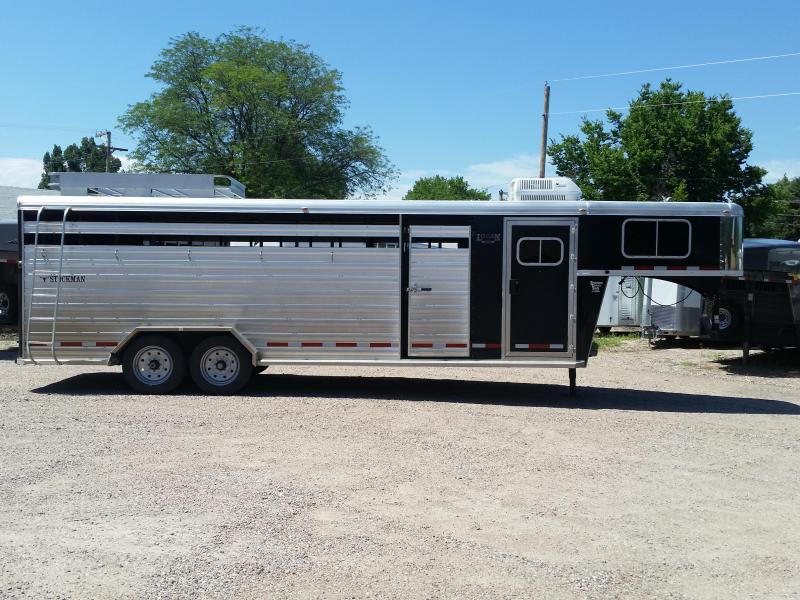 2012 Logan Coach 24' STOCK COMBO Livestock Trailer 2012 Logan Coach 24' STOCK COMBO Livestock Trailer