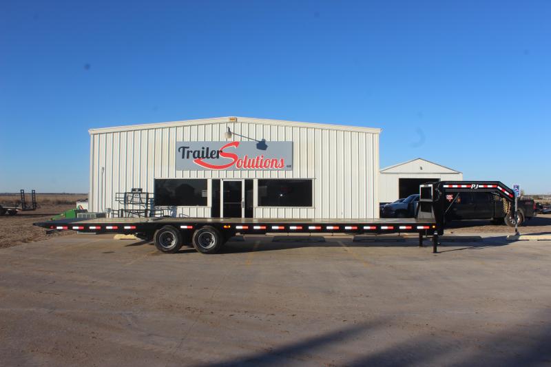 2019 PJ 36' x 102" Low-Pro with Hydraulic Dove Trailer 2019 PJ 36' x 102" Low-Pro with Hydraulic Dove Trailer