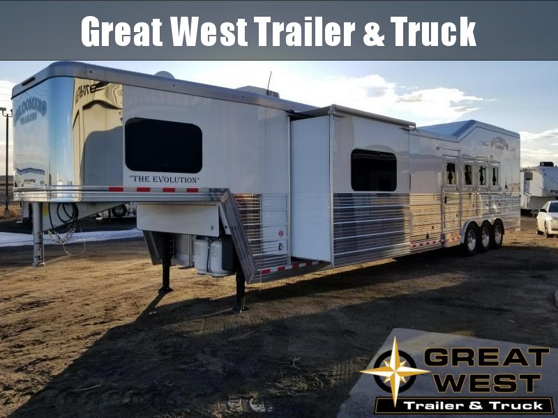 2018 Bloomer Trailer Manufacturing 18 SW 4H PC Slide Out Horse Trailer 2018 Bloomer Trailer Manufacturing 18 SW 4H PC Slide Out Horse Trailer
