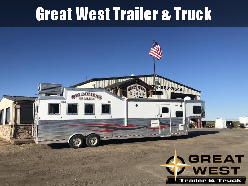 2014 Bloomer Trailer Manufacturing 4H LQ Horse Trailer 2014 Bloomer Trailer Manufacturing 4H LQ Horse Trailer