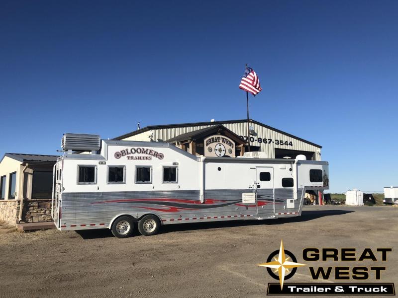 2014 Bloomer Trailer Manufacturing 4H LQ Horse Trailer 2014 Bloomer Trailer Manufacturing 4H LQ Horse Trailer