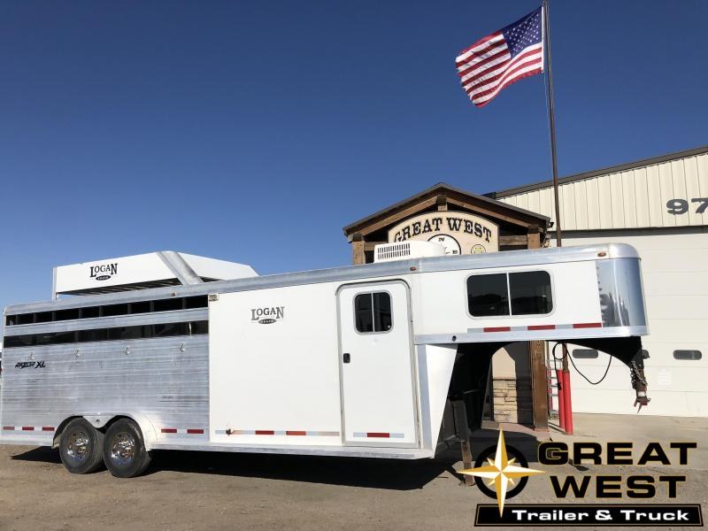 2011 Logan Coach RAZOR Horse Trailer 2011 Logan Coach RAZOR Horse Trailer