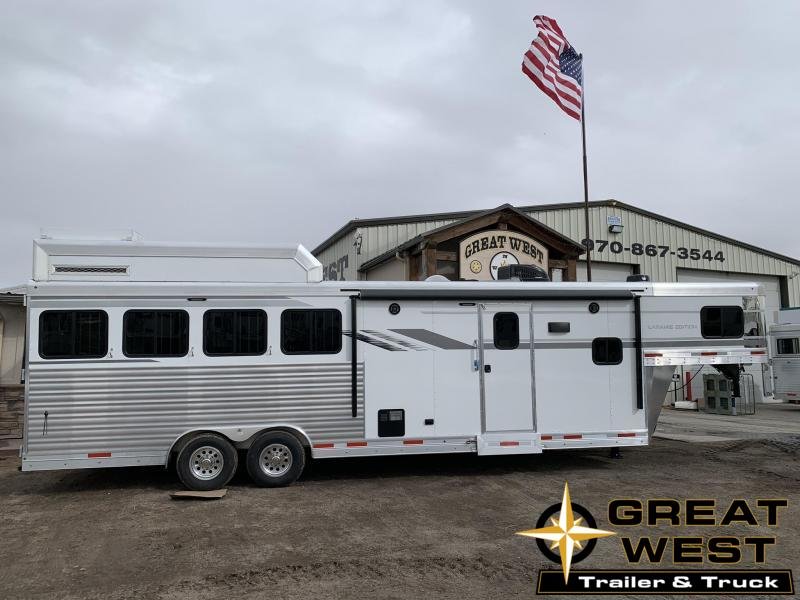 2019 SMC 10' Short Wall 4 Horse Trailer 2019 SMC 10' Short Wall 4 Horse Trailer