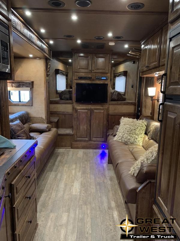 2019 Bloomer Trailer Manufacturing 4 Horse 17.9" Living Quarters PC Load Horse Trailer 2019 Bloomer Trailer Manufacturing 4 Horse 17.9" Living Quarters PC Load Horse Trailer