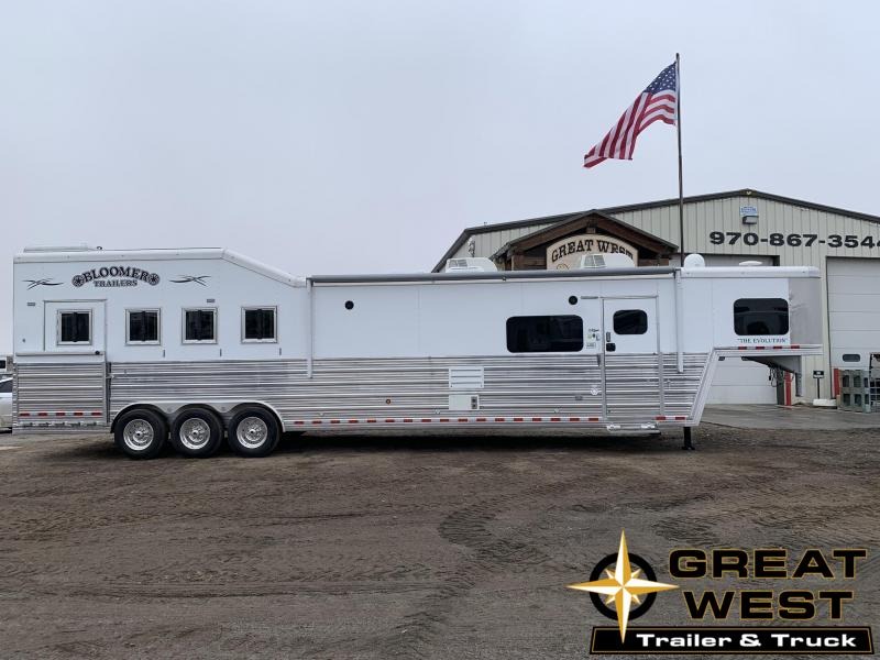 2019 Bloomer Trailer Manufacturing 4 Horse 17.9" Living Quarters PC Load Horse Trailer 2019 Bloomer Trailer Manufacturing 4 Horse 17.9" Living Quarters PC Load Horse Trailer