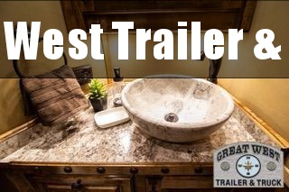 2018 Bloomer Trailer Manufacturing 4H LQ Horse Trailer 2018 Bloomer Trailer Manufacturing 4H LQ Horse Trailer