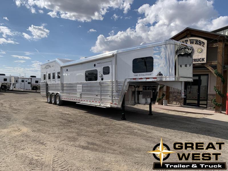2019 Bloomer 16 Short Wall 4 Horse Slide Out Rear Side Load Horse Trailer 2019 Bloomer 16 Short Wall 4 Horse Slide Out Rear Side Load Horse Trailer