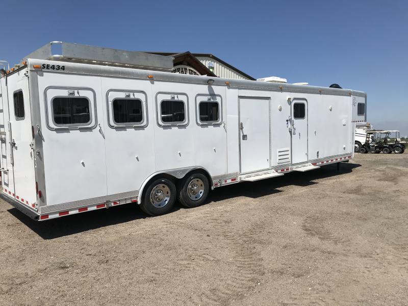 2004 Sooner 4H LQ Horse Trailer 2004 Sooner 4H LQ Horse Trailer