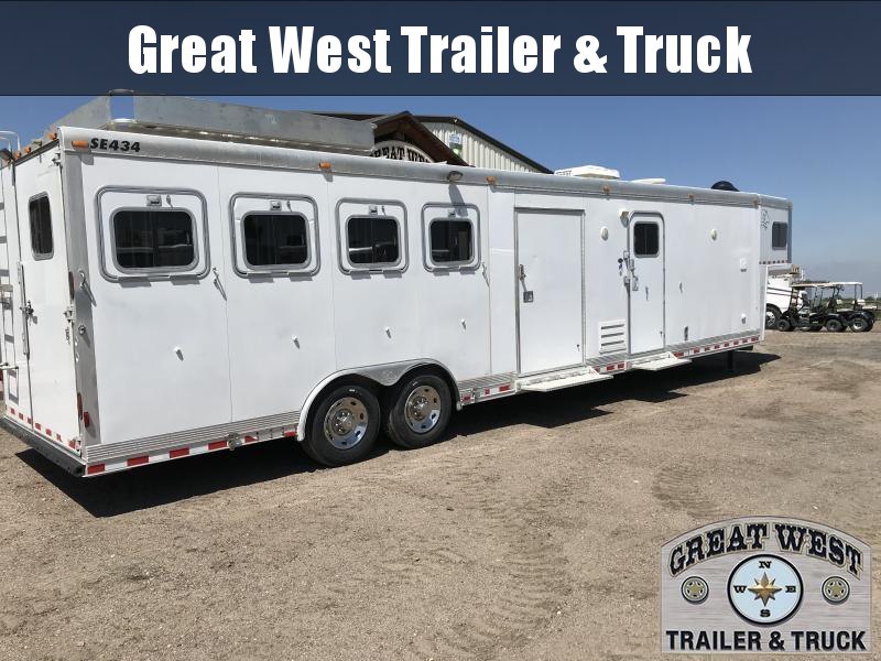 2004 Sooner 4H LQ Horse Trailer 2004 Sooner 4H LQ Horse Trailer