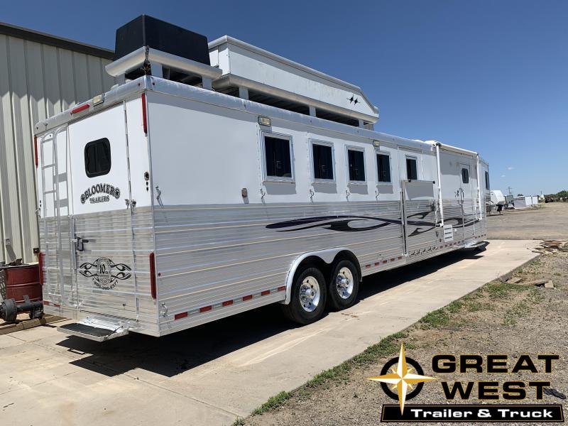 2009 Bloomer Trailer Manufacturing 5H GN LQ Horse Trailer 2009 Bloomer Trailer Manufacturing 5H GN LQ Horse Trailer