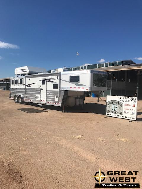 2015 4-Star Trailers 13 LQ 3H Horse Trailer 2015 4-Star Trailers 13 LQ 3H Horse Trailer