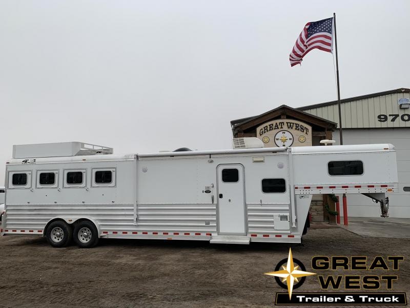 2007 4-Star Trailers 4 Horse 12 Living Quarters Horse Trailer 2007 4-Star Trailers 4 Horse 12 Living Quarters Horse Trailer