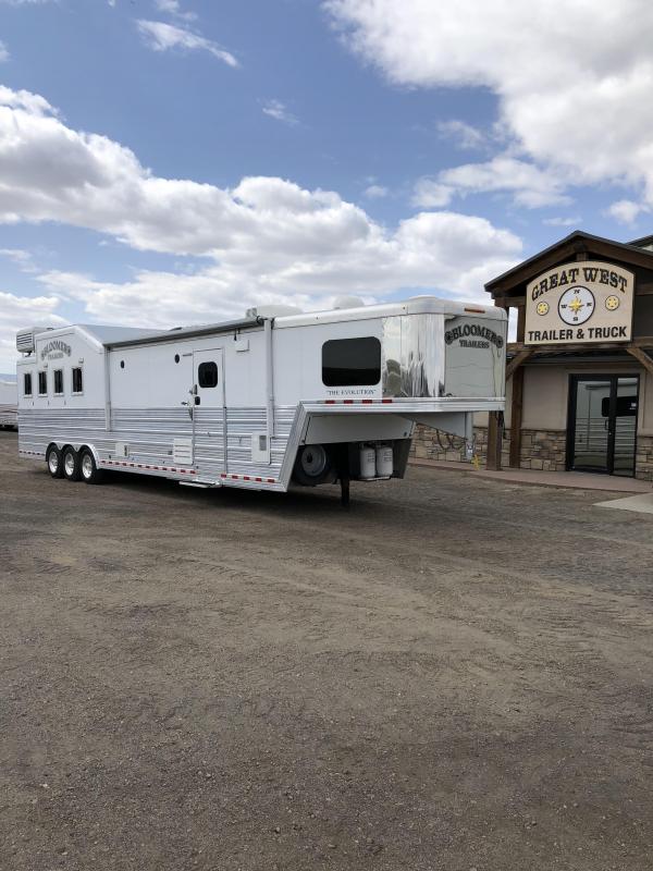 2015 Bloomer 15' Short Wall 4 Horse Slide Out PC load Trailer 2015 Bloomer 15' Short Wall 4 Horse Slide Out PC load Trailer
