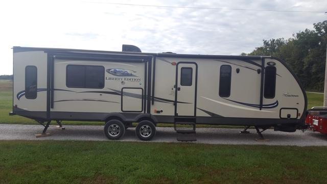 2015 Coachmen Freedom Express Travel Trailer 2015 Coachmen Freedom Express Travel Trailer