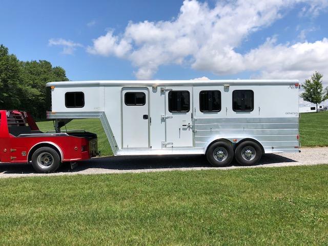2007 Kiefer Built Genesis Horse Trailer 2007 Kiefer Built Genesis Horse Trailer