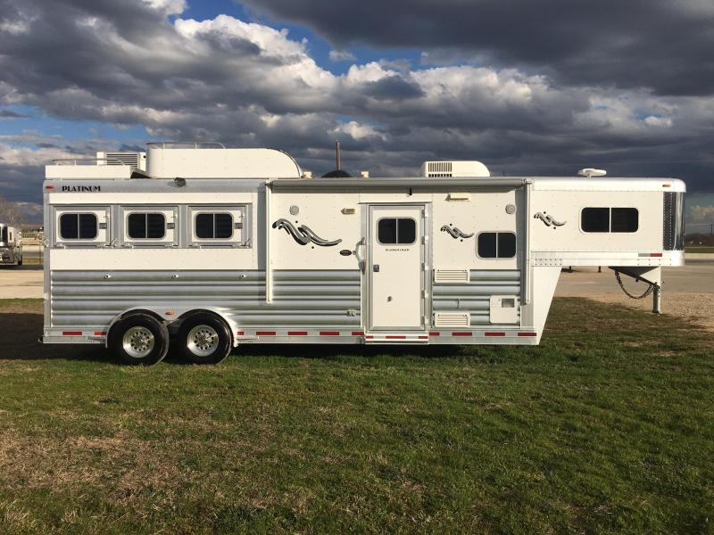 2012 Platinum Coach 2012 Platinum 3 horse outlaw 9ft short wall Horse Trailer 2012 Platinum Coach 2012 Platinum 3 horse outlaw 9ft short wall Horse Trailer