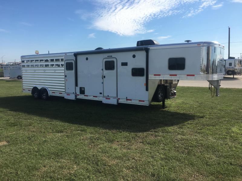 2019 Exiss Trailers STC 8032 LQ Livestock Trailer 2019 Exiss Trailers STC 8032 LQ Livestock Trailer
