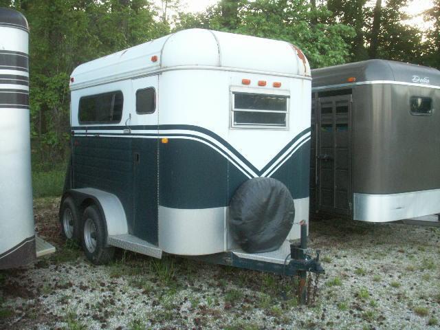 2001 Shoops Trailer Mfg Inc. 2-H TB EXTRAWIDE AND HEIGTH Horse Trailer 2001 Shoops Trailer Mfg Inc. 2-H TB EXTRAWIDE AND HEIGTH Horse Trailer