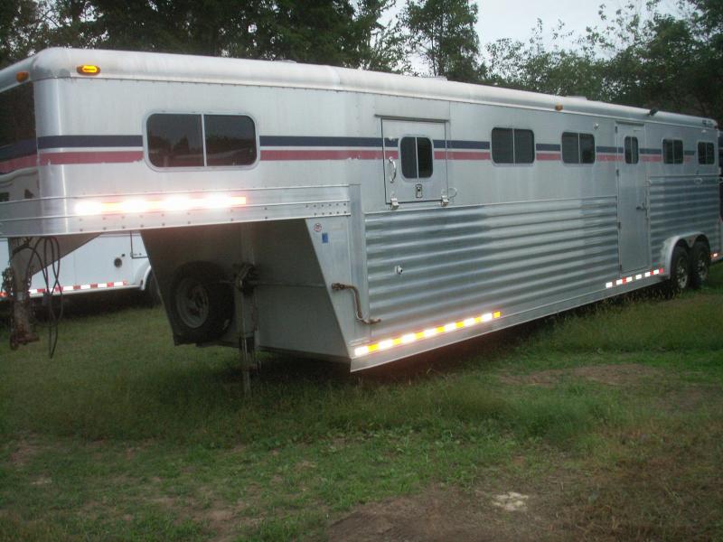 2004 4-Star Trailers 5-7 horse head to head Horse Trailer 2004 4-Star Trailers 5-7 horse head to head Horse Trailer