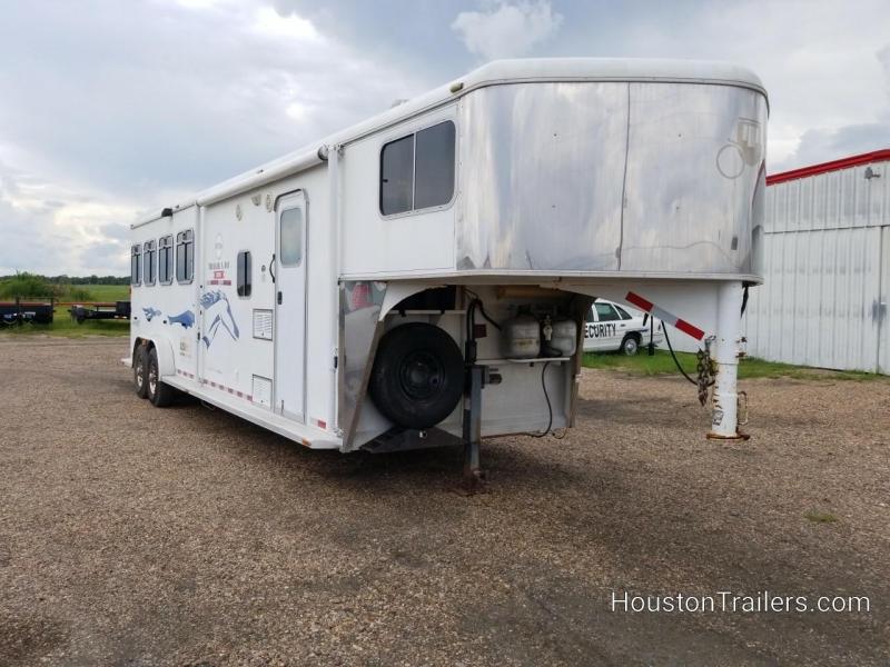 2005 Logan Coach Aluminum XT 4 Horse LQ Shortwall 8' Trailer CO-1050 2005 Logan Coach Aluminum XT 4 Horse LQ Shortwall 8' Trailer CO-1050