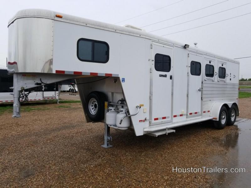 2003 Hart Trailers Medallion 3 Horse Trailer LQ CO-1048 2003 Hart Trailers Medallion 3 Horse Trailer LQ CO-1048