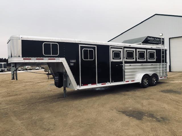 2015 Featherlite 4H Slant Horse Trailer 2015 Featherlite 4H Slant Horse Trailer