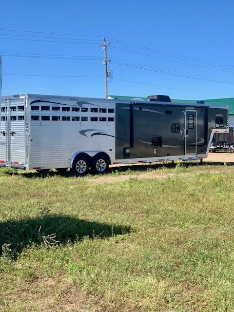 2020 Merhow Trailers 8013 Horse Trailer 2020 Merhow Trailers 8013 Horse Trailer