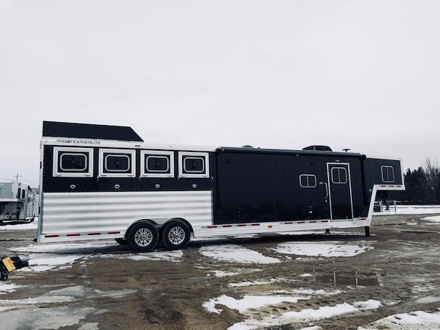 2018 Featherlite 4H 15'SW LQ 2018 Featherlite 4H 15'SW LQ