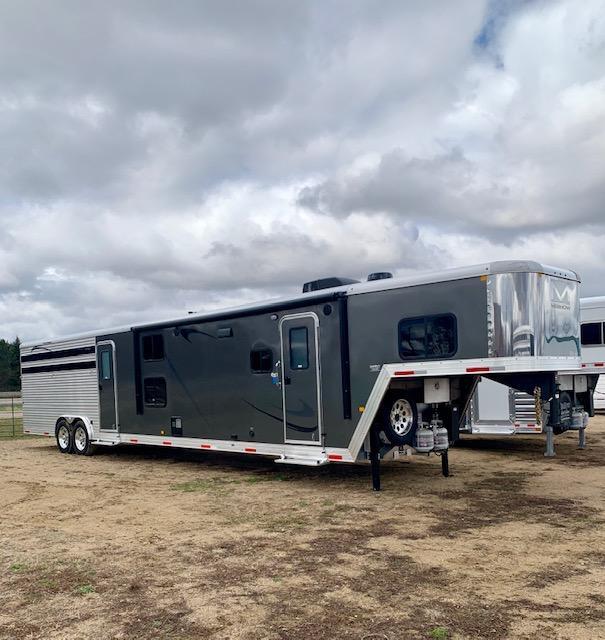 2019 Merhow Trailers 8016 Horse Trailer 2019 Merhow Trailers 8016 Horse Trailer