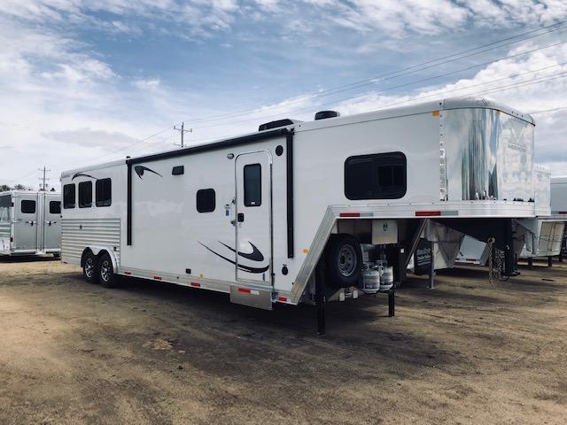 2019 Merhow Trailers 8313-RK Horse Trailer 2019 Merhow Trailers 8313-RK Horse Trailer