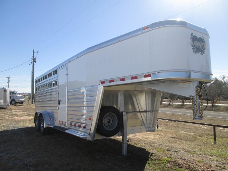 2018 hart trailers lariat 20 ft gn 4 ft dr livestock trailer stock