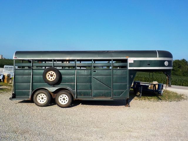 1996 Ponderosa Trailers 16 GN Livestock Trailer **USED** 1996 Ponderosa Trailers 16 GN Livestock Trailer **USED**