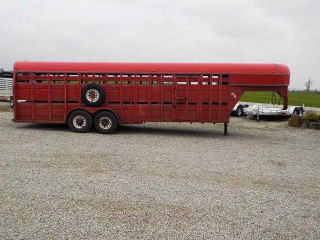 1993 CornPro Trailers SG24 Livestock Trailer 1993 CornPro Trailers SG24 Livestock Trailer