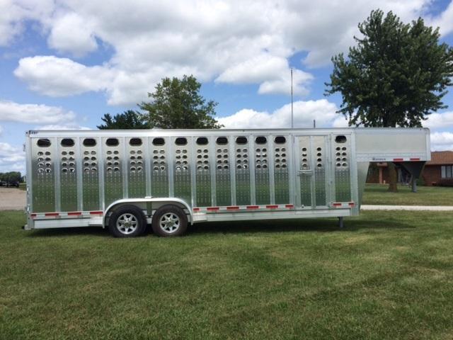 2019 Eby Maverick Punch Panel Livestock Trailer 2019 Eby Maverick Punch Panel Livestock Trailer