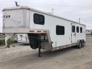 2008 Bison Trailers Stratus 3 Horse LQ Horse Trailer 2008 Bison Trailers Stratus 3 Horse LQ Horse Trailer