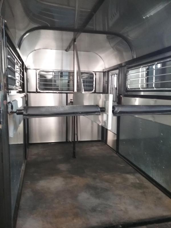 Kingston Horse Trailer With Dressing Room Kingston Horse Trailer With Dressing Room