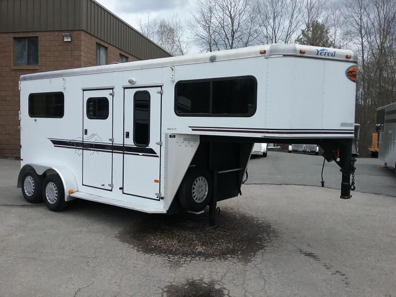 2003 Sundowner Trailers 2h GN DR Horse Trailer 2003 Sundowner Trailers 2h GN DR Horse Trailer