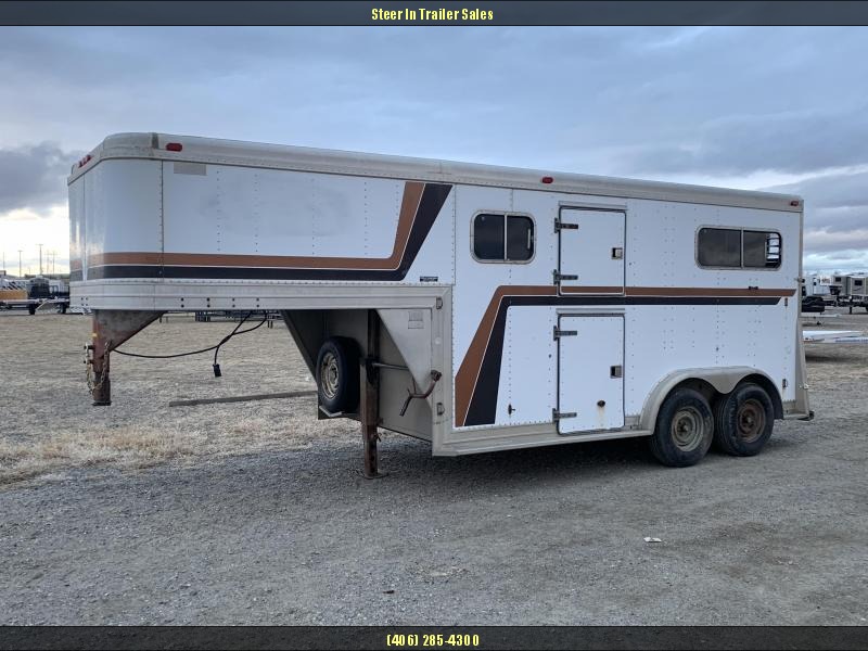 1982 Featherlite 2H Straight Load Horse Trailer 1982 Featherlite 2H Straight Load Horse Trailer